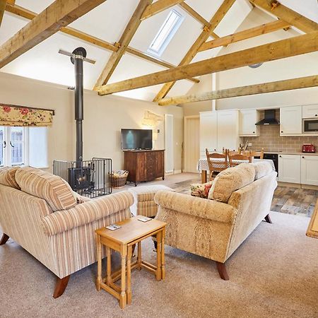Host & Stay - Tithe Barn Cottages Easington Exterior foto